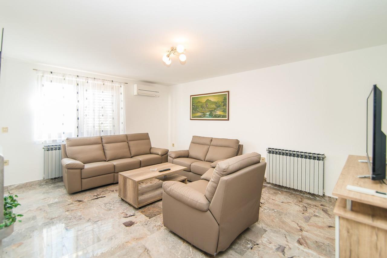 Apartments Dino Poreč Eksteriør bilde