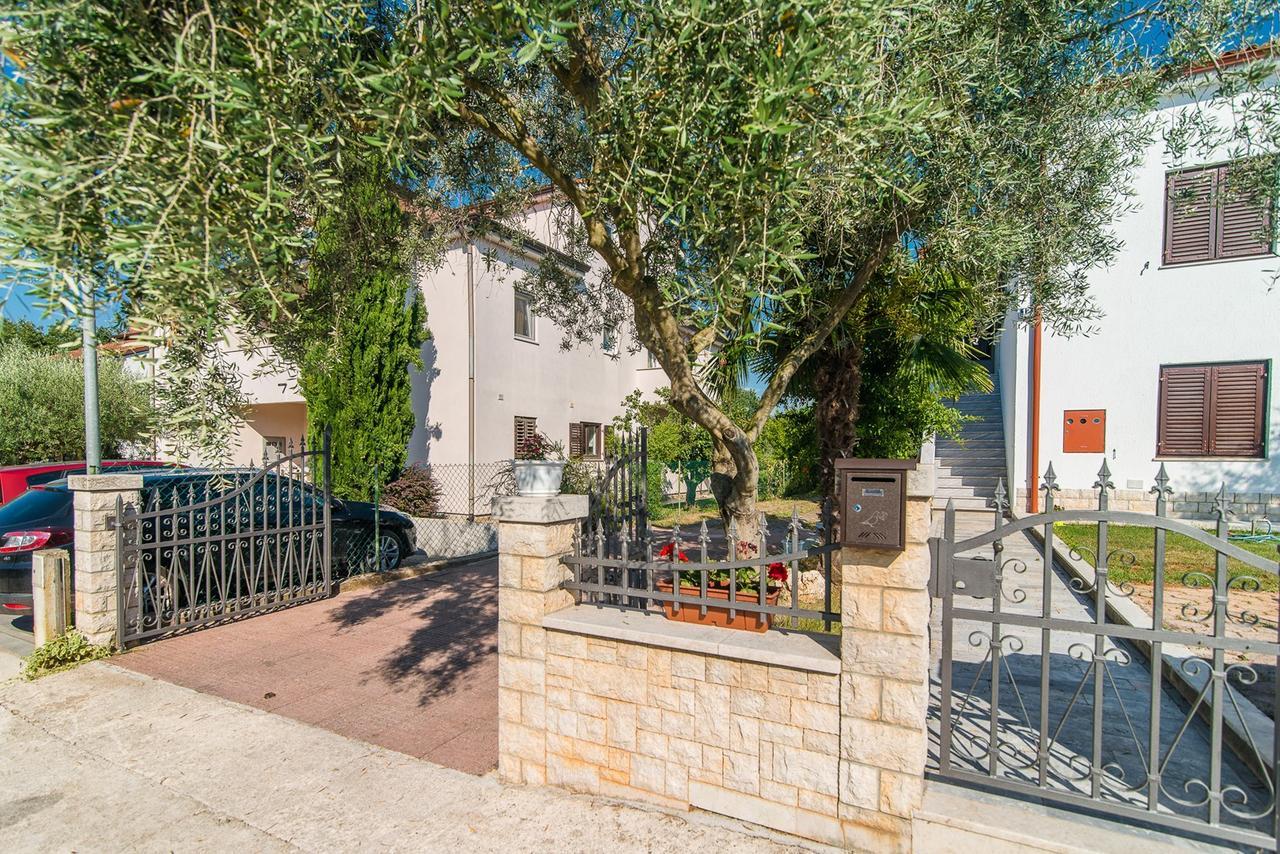 Apartments Dino Poreč Eksteriør bilde